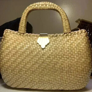 Source Unknown Hard Rattan Purse w Gold Coloured Hardware & Strap Secure Closure